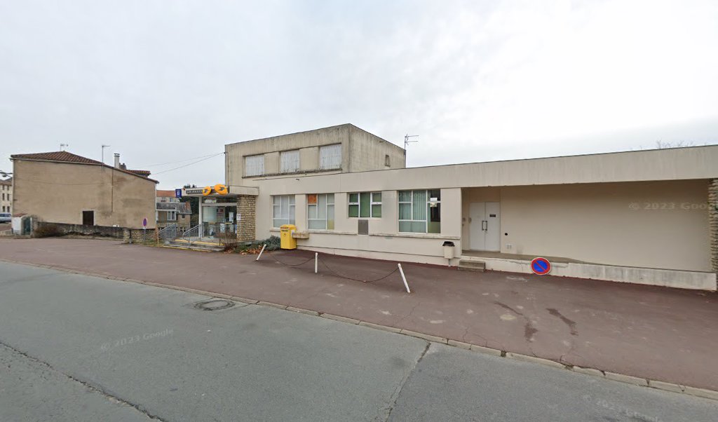 Retrouvez toutes les informations de contacts et horaires d&rsquo;ouverture pour La Poste L ABSIE situé à L absie dans le département Deux-Sèvres (79). Pour effectuer envoyer vos colis (colissimo, chronopost, suivi colis), une gestion bancaire (banque postal, French Bank), votre [&hellip;]