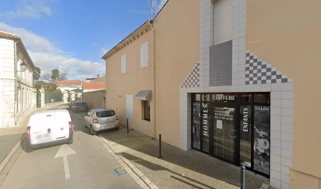 Retrouvez toutes les informations de contacts et horaires d&rsquo;ouverture pour Relais Pickup VEND E-CLOP situé à Lucon dans le département Vendée (85). Pour effectuer envoyer vos colis (colissimo, chronopost, suivi colis), une gestion bancaire (banque postal, French Bank), votre courrier [&hellip;]