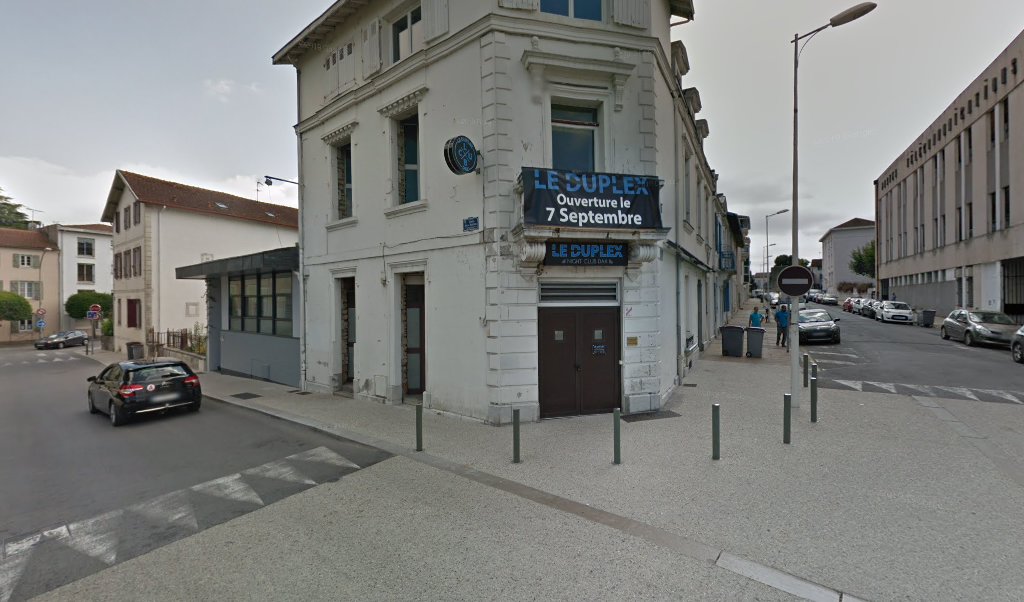 Retrouvez toutes les informations de contacts et horaires d&rsquo;ouverture pour La Poste DAX situé à Dax dans le département Landes (40). Pour effectuer envoyer vos colis (colissimo, chronopost, suivi colis), une gestion bancaire (banque postal, French Bank), votre courrier (suivi [&hellip;]