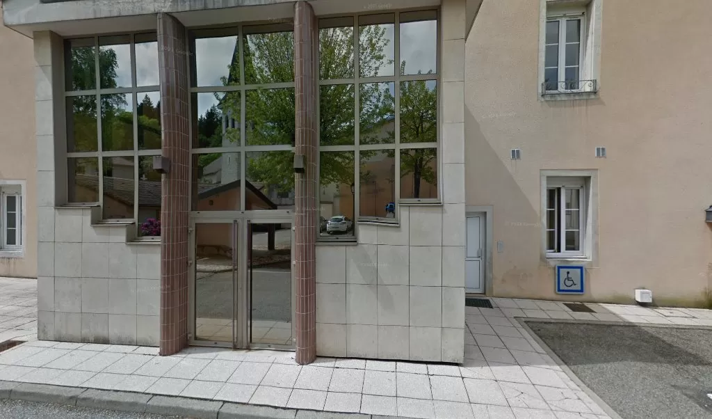 Retrouvez toutes les informations de contacts et horaires d&rsquo;ouverture pour La Poste Agence Communale ARBENT Mairie situé à Arbent dans le département Ain (01). Pour effectuer envoyer vos colis (colissimo, chronopost, suivi colis), une gestion bancaire (banque postal, French Bank), [&hellip;]