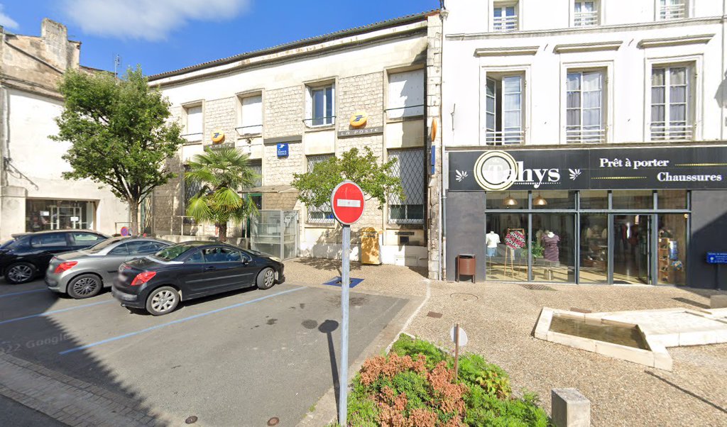 Retrouvez toutes les informations de contacts et horaires d&rsquo;ouverture pour La Poste PONS situé à Pons dans le département Charente-Maritime (17). Pour effectuer envoyer vos colis (colissimo, chronopost, suivi colis), une gestion bancaire (banque postal, French Bank), votre courrier (suivi [&hellip;]