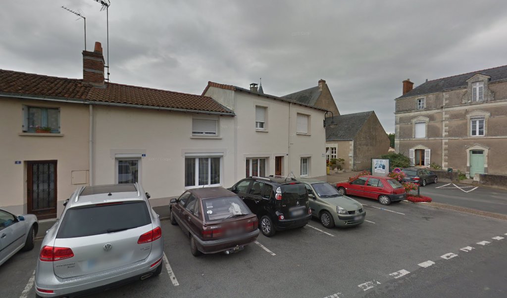 Retrouvez toutes les informations de contacts et horaires d&rsquo;ouverture pour La Poste Agence Communale MAUGES SUR LOIRE Mairie situé à Mauges sur loire dans le département Maine-et-Loire (49). Pour effectuer envoyer vos colis (colissimo, chronopost, suivi colis), une gestion bancaire [&hellip;]