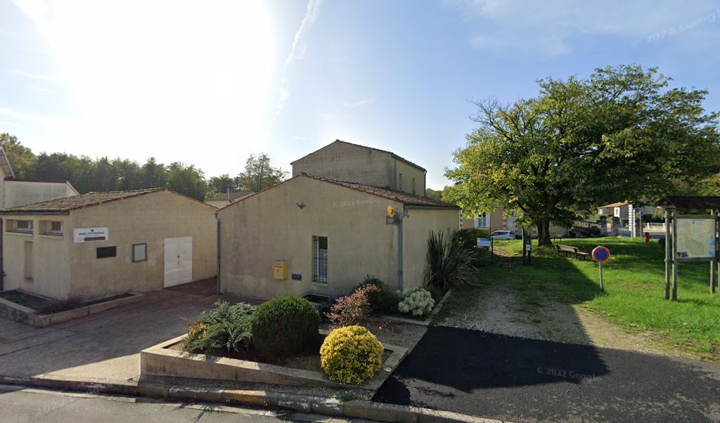 Retrouvez toutes les informations de contacts et horaires d&rsquo;ouverture pour La Poste Agence Communale ST CESAIRE Mairie situé à Saint-césaire dans le département Charente-Maritime (17). Pour effectuer envoyer vos colis (colissimo, chronopost, suivi colis), une gestion bancaire (banque postal, French [&hellip;]