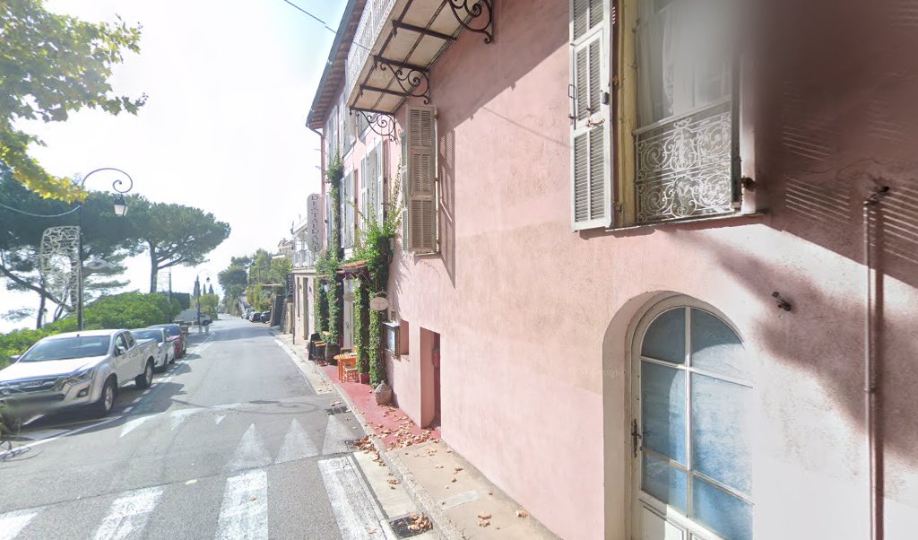 Retrouvez toutes les informations de contacts et horaires d&rsquo;ouverture pour La Poste Relais ROQUEBRUNE CAP MARTIN situé à Roquebrune cap martin dans le département Alpes-Maritimes (06). Pour effectuer envoyer vos colis (colissimo, chronopost, suivi colis), une gestion bancaire (banque postal, [&hellip;]