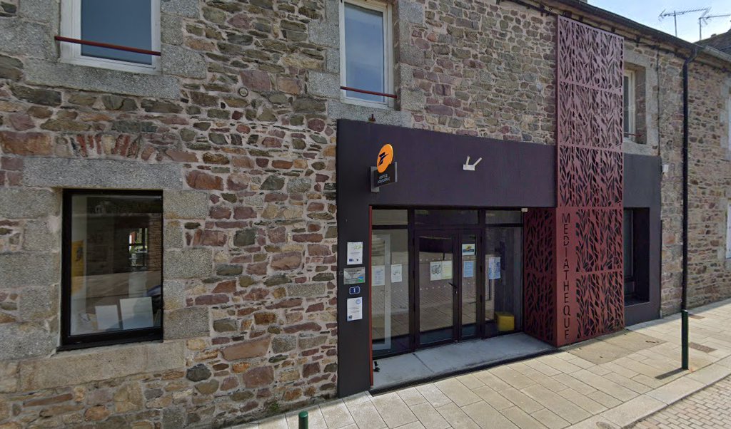 Retrouvez toutes les informations de contacts et horaires d&rsquo;ouverture pour La Poste Agence Communale PLOEZAL Mairie situé à Ploezal dans le département Côtes d&rsquo;Armor (22). Pour effectuer envoyer vos colis (colissimo, chronopost, suivi colis), une gestion bancaire (banque postal, French [&hellip;]