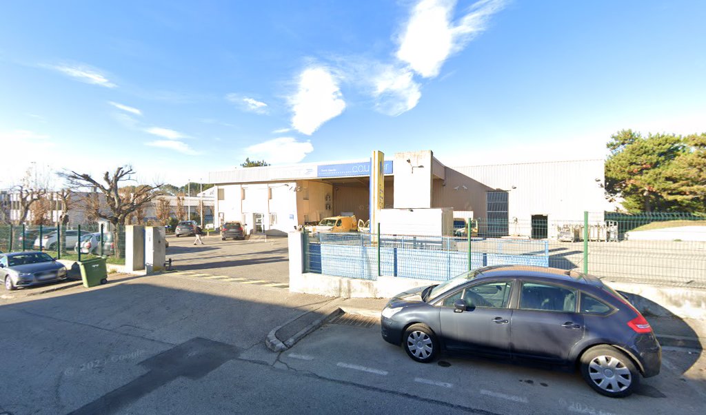 Retrouvez toutes les informations de contacts et horaires d&rsquo;ouverture pour La Poste Espace Clients Pro VENELLES HAUTS DU PAYS D AIX PDC1 situé à Venelles dans le département Bouches-du-Rhône (13). Pour effectuer envoyer vos colis (colissimo, chronopost, suivi colis), une [&hellip;]