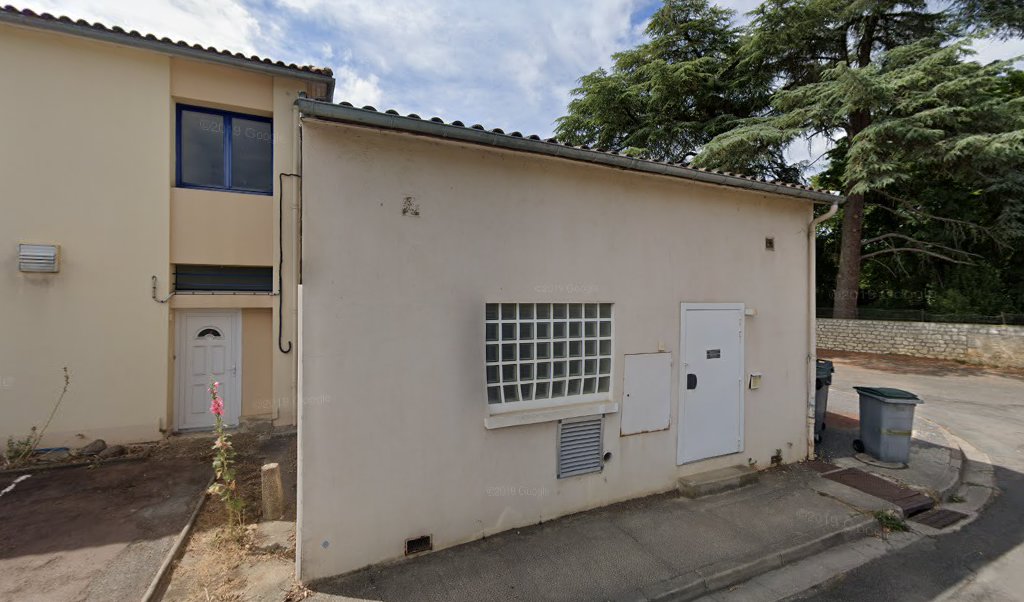 Retrouvez toutes les informations de contacts et horaires d&rsquo;ouverture pour La Poste SAINT JULIEN L ARS situé à St julien l ars dans le département Vienne (86). Pour effectuer envoyer vos colis (colissimo, chronopost, suivi colis), une gestion bancaire (banque [&hellip;]