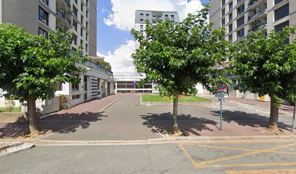 Retrouvez toutes les informations de contacts et horaires d&rsquo;ouverture pour La Poste JOINVILLE CHARCOT situé à Joinville le pont dans le département Val-de-Marne (94). Pour effectuer envoyer vos colis (colissimo, chronopost, suivi colis), une gestion bancaire (banque postal, French Bank), [&hellip;]