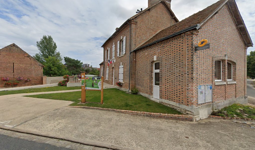 Retrouvez toutes les informations de contacts et horaires d&rsquo;ouverture pour La Poste Agence Communale MARCILLY EN GAULT Mairie situé à Marcilly en gault dans le département Loir-et-Cher (41). Pour effectuer envoyer vos colis (colissimo, chronopost, suivi colis), une gestion bancaire [&hellip;]