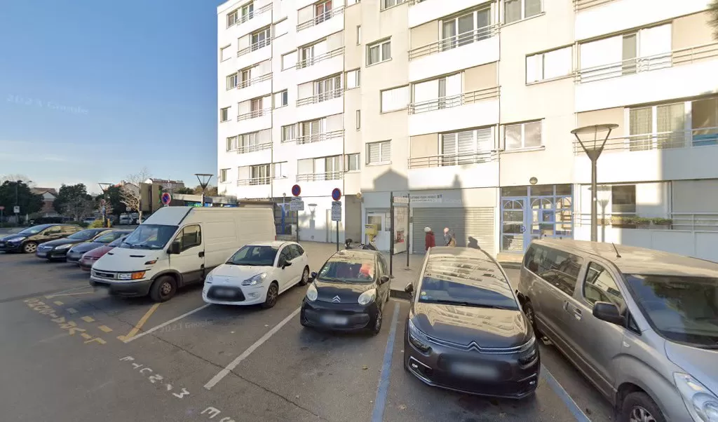Retrouvez toutes les informations de contacts et horaires d&rsquo;ouverture pour La Poste Agence Communale BOIS COLOMBES Mairie situé à Bois colombes dans le département Hauts-de-Seine (92). Pour effectuer envoyer vos colis (colissimo, chronopost, suivi colis), une gestion bancaire (banque postal, [&hellip;]