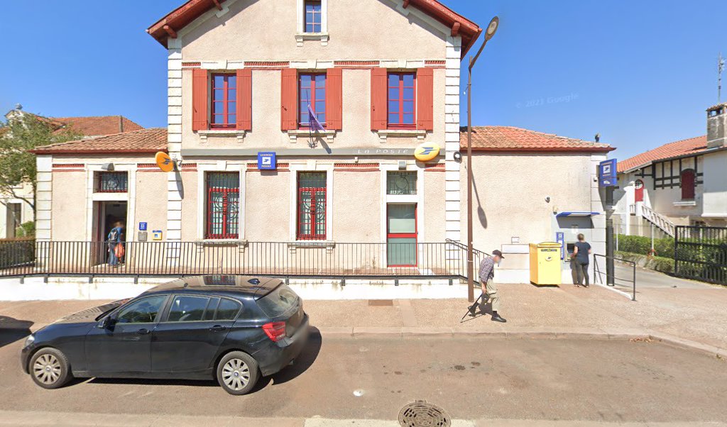 Retrouvez toutes les informations de contacts et horaires d&rsquo;ouverture pour La Poste SOUSTONS situé à Soustons dans le département Landes (40). Pour effectuer envoyer vos colis (colissimo, chronopost, suivi colis), une gestion bancaire (banque postal, French Bank), votre courrier (suivi [&hellip;]
