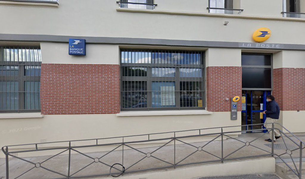Retrouvez toutes les informations de contacts et horaires d&rsquo;ouverture pour La Poste EPINAY SUR ORGE situé à Epinay sur orge dans le département Essonne (91). Pour effectuer envoyer vos colis (colissimo, chronopost, suivi colis), une gestion bancaire (banque postal, French [&hellip;]