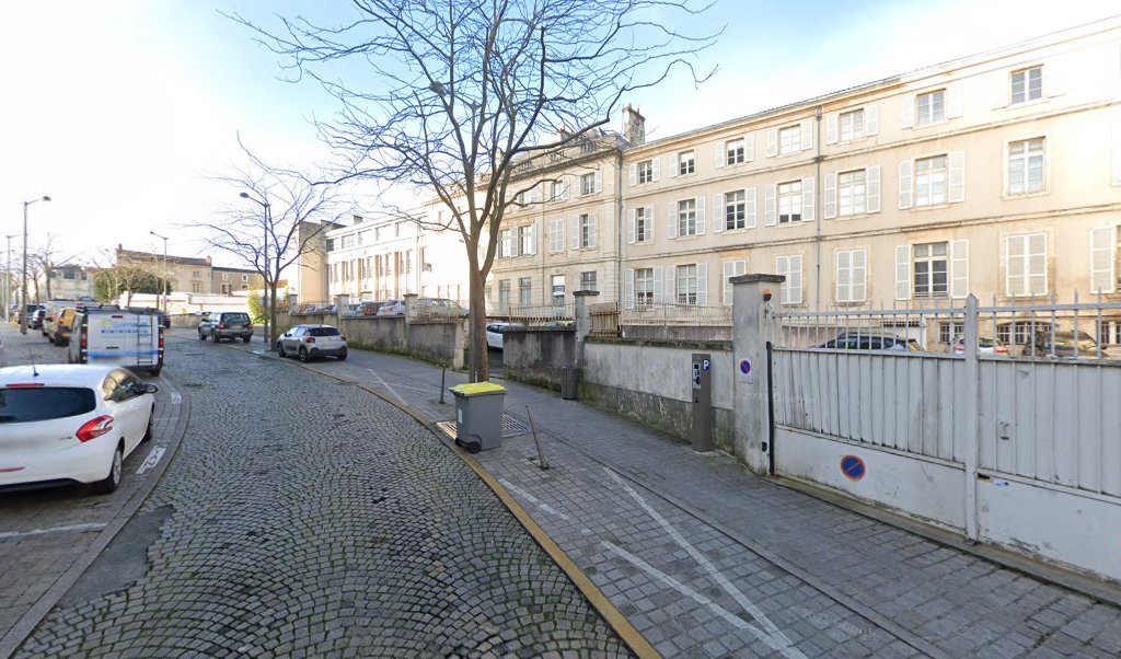 Retrouvez toutes les informations de contacts et horaires d&rsquo;ouverture pour La Poste NIORT ORANGERIE situé à Niort dans le département Deux-Sèvres (79). Pour effectuer envoyer vos colis (colissimo, chronopost, suivi colis), une gestion bancaire (banque postal, French Bank), votre courrier [&hellip;]