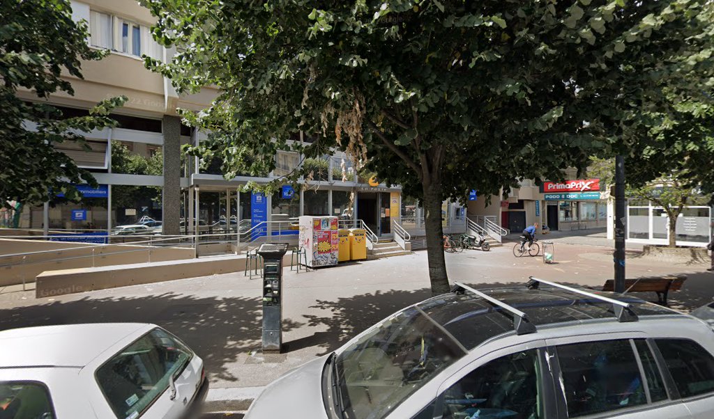 Retrouvez toutes les informations de contacts et horaires d&rsquo;ouverture pour La Poste MONTREUIL PRINCIPAL situé à Montreuil dans le département Seine-Saint-Denis (93). Pour effectuer envoyer vos colis (colissimo, chronopost, suivi colis), une gestion bancaire (banque postal, French Bank), votre courrier [&hellip;]