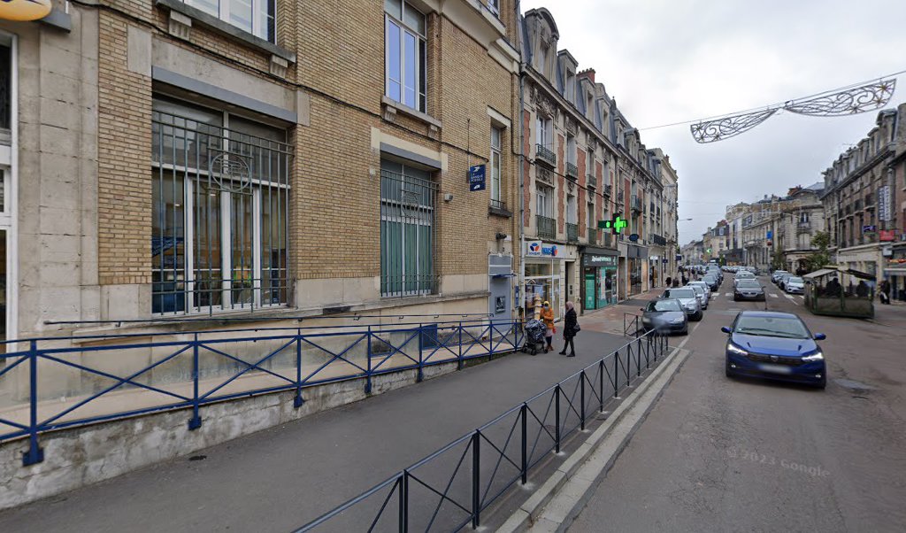 Retrouvez toutes les informations de contacts et horaires d&rsquo;ouverture pour La Poste SOISSONS SAINT MARTIN situé à Soissons dans le département Aisne (02). Pour effectuer envoyer vos colis (colissimo, chronopost, suivi colis), une gestion bancaire (banque postal, French Bank), votre [&hellip;]