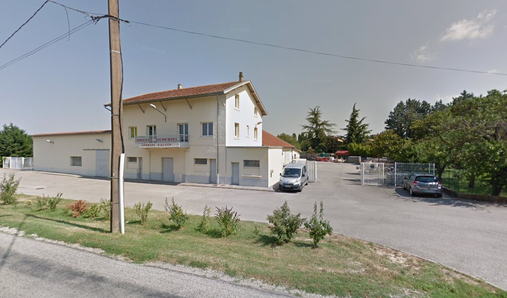 Retrouvez toutes les informations de contacts et horaires d&rsquo;ouverture pour La Poste Agence Communale ALIXAN Mairie situé à Alixan dans le département Drôme (26). Pour effectuer envoyer vos colis (colissimo, chronopost, suivi colis), une gestion bancaire (banque postal, French Bank), [&hellip;]