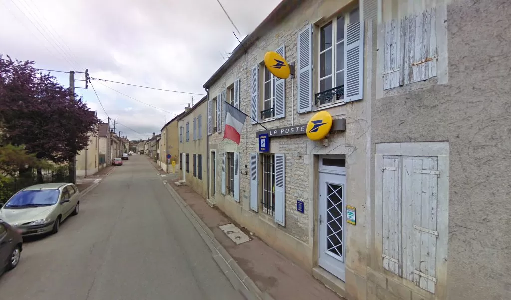 Retrouvez toutes les informations de contacts et horaires d&rsquo;ouverture pour La Poste ESSOYES situé à Essoyes dans le département Aube (10). Pour effectuer envoyer vos colis (colissimo, chronopost, suivi colis), une gestion bancaire (banque postal, French Bank), votre courrier (suivi [&hellip;]