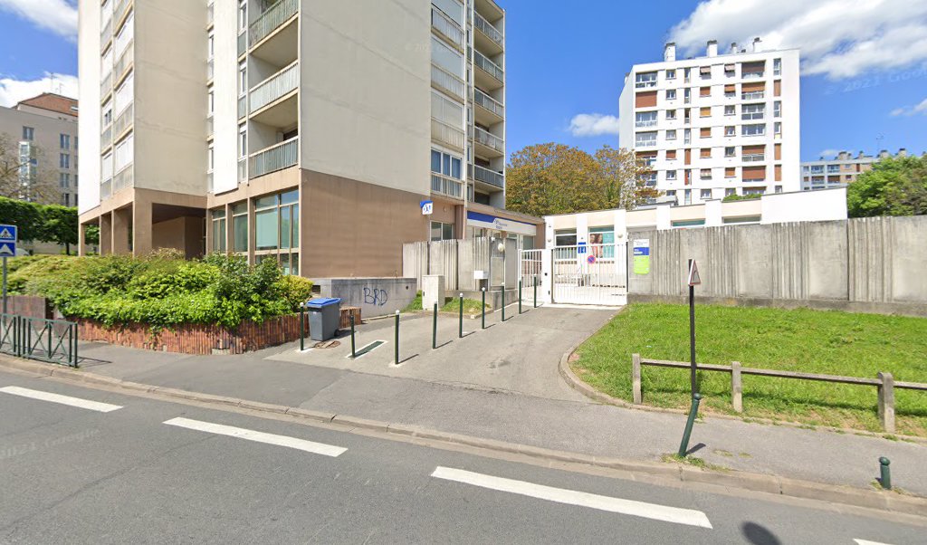 Retrouvez toutes les informations de contacts et horaires d&rsquo;ouverture pour La Poste THIAIS situé à Thiais dans le département Val-de-Marne (94). Pour effectuer envoyer vos colis (colissimo, chronopost, suivi colis), une gestion bancaire (banque postal, French Bank), votre courrier (suivi [&hellip;]