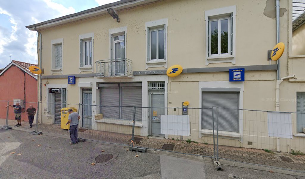 Retrouvez toutes les informations de contacts et horaires d&rsquo;ouverture pour La Poste MEZERIAT situé à Mezeriat dans le département Ain (01). Pour effectuer envoyer vos colis (colissimo, chronopost, suivi colis), une gestion bancaire (banque postal, French Bank), votre courrier (suivi [&hellip;]