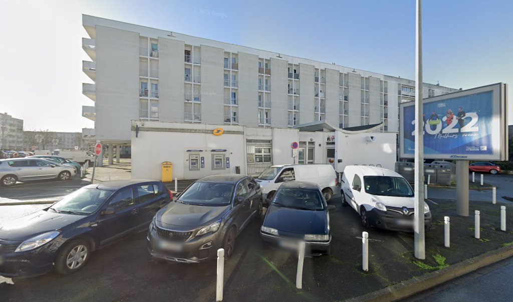 Retrouvez toutes les informations de contacts et horaires d&rsquo;ouverture pour La Poste LA ROCHELLE ATLANTIC situé à La rochelle dans le département Charente-Maritime (17). Pour effectuer envoyer vos colis (colissimo, chronopost, suivi colis), une gestion bancaire (banque postal, French Bank), [&hellip;]