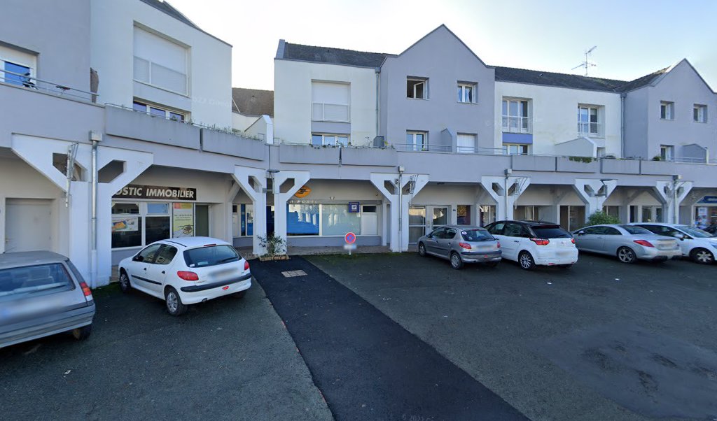Retrouvez toutes les informations de contacts et horaires d&rsquo;ouverture pour La Poste BAZOUGES situé à Chateau gontier dans le département Mayenne (53). Pour effectuer envoyer vos colis (colissimo, chronopost, suivi colis), une gestion bancaire (banque postal, French Bank), votre courrier [&hellip;]
