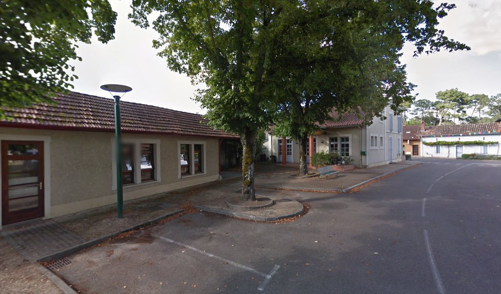 Retrouvez toutes les informations de contacts et horaires d&rsquo;ouverture pour La Poste Agence Communale GAREIN Mairie situé à Garein dans le département Landes (40). Pour effectuer envoyer vos colis (colissimo, chronopost, suivi colis), une gestion bancaire (banque postal, French Bank), [&hellip;]