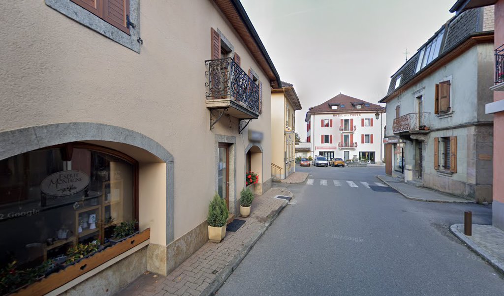 Retrouvez toutes les informations de contacts et horaires d&rsquo;ouverture pour La Poste Agence Communale LULLIN Mairie situé à Lullin dans le département Haute-Savoie (74). Pour effectuer envoyer vos colis (colissimo, chronopost, suivi colis), une gestion bancaire (banque postal, French Bank), [&hellip;]