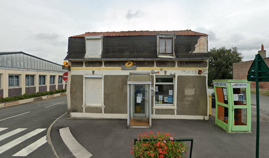 Retrouvez toutes les informations de contacts et horaires d&rsquo;ouverture pour La Poste Agence Communale LES ATTAQUES Mairie situé à Les attaques dans le département Pas-de-Calais (62). Pour effectuer envoyer vos colis (colissimo, chronopost, suivi colis), une gestion bancaire (banque postal, [&hellip;]