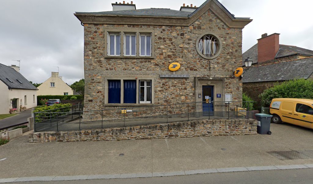 Retrouvez toutes les informations de contacts et horaires d&rsquo;ouverture pour La Poste DINGE situé à Dinge dans le département Ille-et-Vilaine (35). Pour effectuer envoyer vos colis (colissimo, chronopost, suivi colis), une gestion bancaire (banque postal, French Bank), votre courrier (suivi [&hellip;]