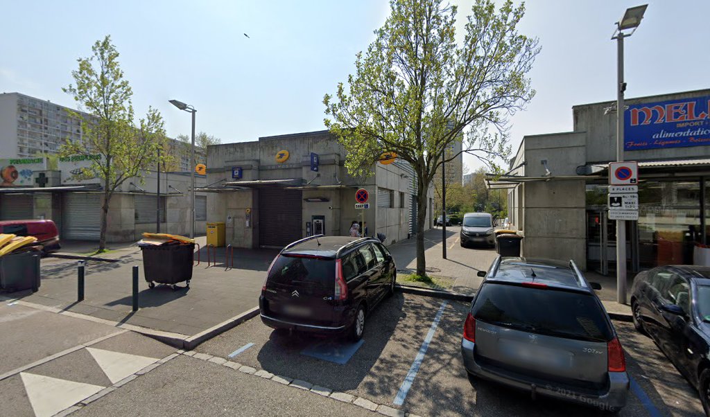 Retrouvez toutes les informations de contacts et horaires d&rsquo;ouverture pour La Poste MULHOUSE COTEAUX situé à Mulhouse dans le département Haut-Rhin (68). Pour effectuer envoyer vos colis (colissimo, chronopost, suivi colis), une gestion bancaire (banque postal, French Bank), votre courrier [&hellip;]