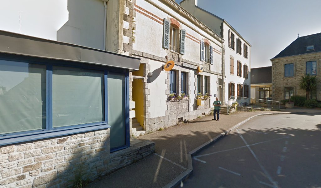 Retrouvez toutes les informations de contacts et horaires d&rsquo;ouverture pour La Poste PLONEOUR LANVERN situé à Ploneour lanvern dans le département Finistère (29). Pour effectuer envoyer vos colis (colissimo, chronopost, suivi colis), une gestion bancaire (banque postal, French Bank), votre [&hellip;]