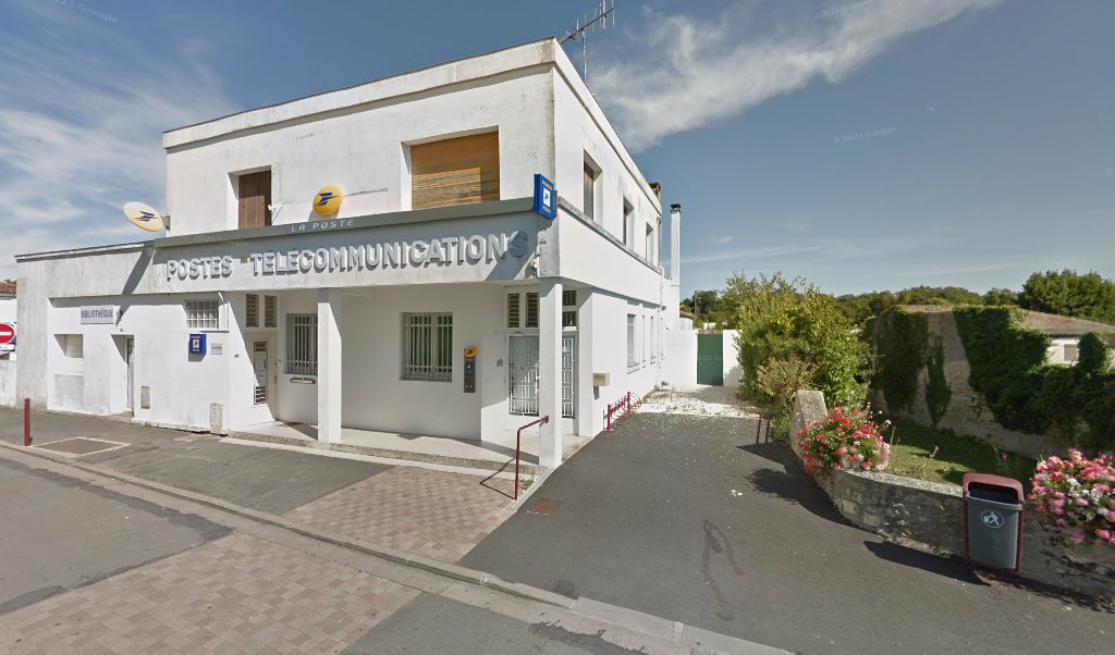 Retrouvez toutes les informations de contacts et horaires d&rsquo;ouverture pour La Poste PONT L ABBE D ARNOULT situé à Pont l abbe d arnoult dans le département Charente-Maritime (17). Pour effectuer envoyer vos colis (colissimo, chronopost, suivi colis), une gestion [&hellip;]