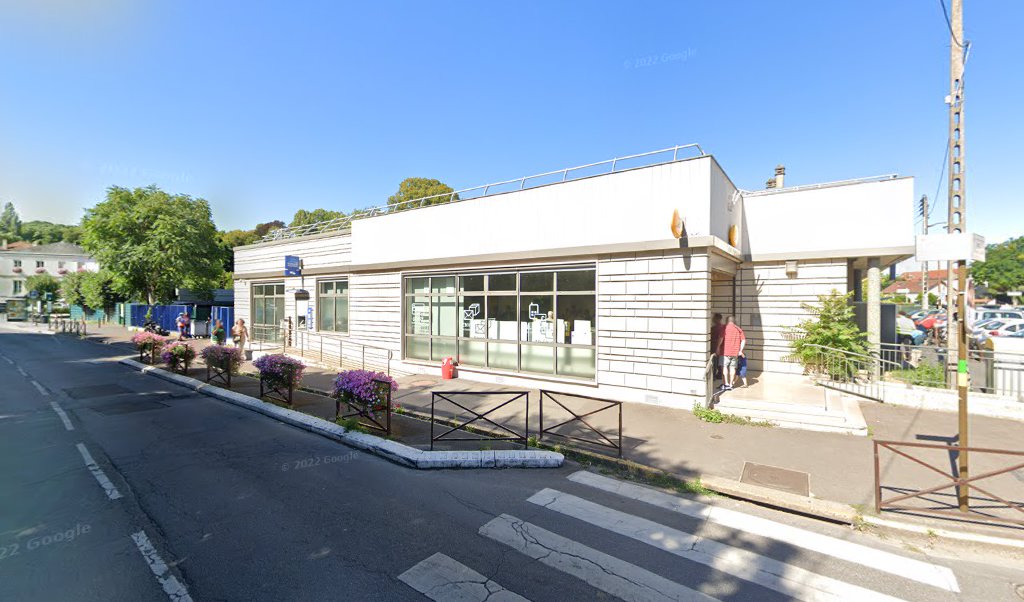 Retrouvez toutes les informations de contacts et horaires d&rsquo;ouverture pour Relais Pickup LA POSTE CARREPRO VIRY CHATILLON situé à Viry chatillon dans le département Essonne (91). Pour effectuer envoyer vos colis (colissimo, chronopost, suivi colis), une gestion bancaire (banque postal, [&hellip;]