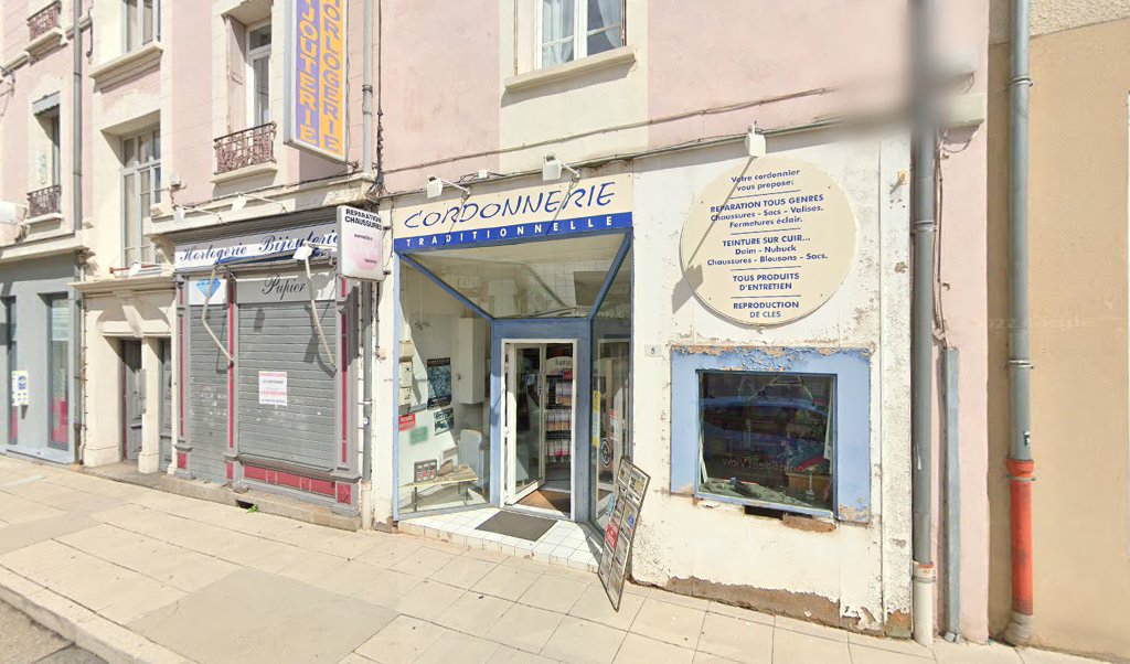 Retrouvez toutes les informations de contacts et horaires d&rsquo;ouverture pour Relais Pickup CORDONNERIE TRADITIONNELLE situé à Feurs dans le département Loire (42). Pour effectuer envoyer vos colis (colissimo, chronopost, suivi colis), une gestion bancaire (banque postal, French Bank), votre courrier [&hellip;]