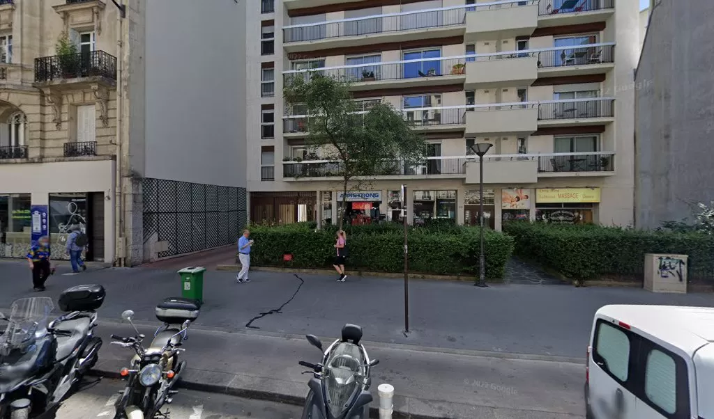 Retrouvez toutes les informations de contacts et horaires d&rsquo;ouverture pour Relais Pickup MAROQUINERIE ARMSTRONG situé à Paris dans le département Paris (75). Pour effectuer envoyer vos colis (colissimo, chronopost, suivi colis), une gestion bancaire (banque postal, French Bank), votre courrier [&hellip;]