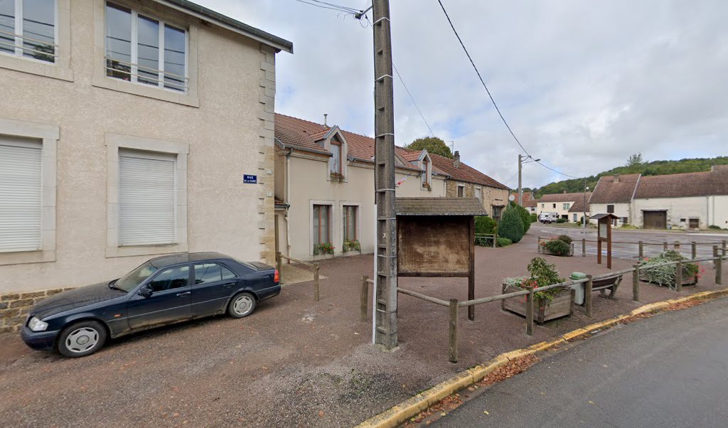 Retrouvez toutes les informations de contacts et horaires d&rsquo;ouverture pour La Poste Agence Communale CULMONT Mairie situé à Culmont dans le département Haute-Marne (52). Pour effectuer envoyer vos colis (colissimo, chronopost, suivi colis), une gestion bancaire (banque postal, French Bank), [&hellip;]
