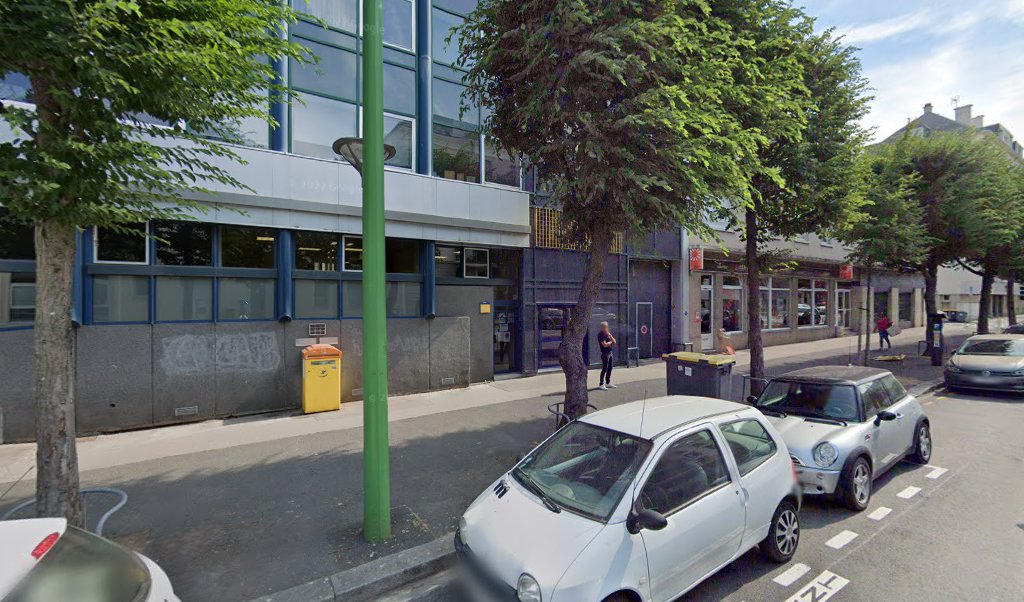 Retrouvez toutes les informations de contacts et horaires d&rsquo;ouverture pour La Poste Espace Clients Pro CAEN QUAI VENDEUVRE PDC1 situé à Caen dans le département Calvados (14). Pour effectuer envoyer vos colis (colissimo, chronopost, suivi colis), une gestion bancaire (banque [&hellip;]