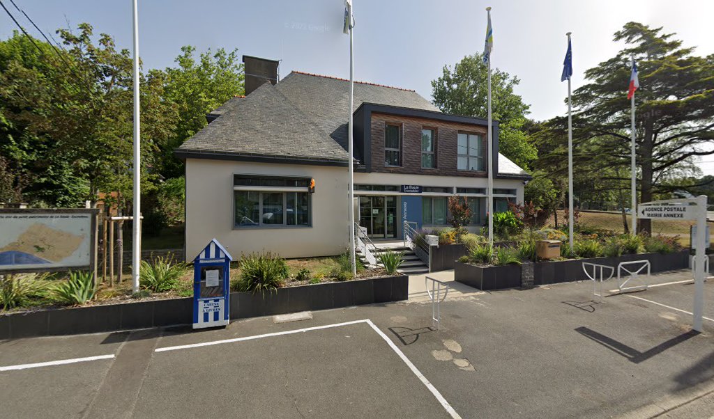 Retrouvez toutes les informations de contacts et horaires d&rsquo;ouverture pour La Poste Agence Communale LA BAULE Mairie situé à La baule dans le département Loire-Atlantique (44). Pour effectuer envoyer vos colis (colissimo, chronopost, suivi colis), une gestion bancaire (banque postal, [&hellip;]