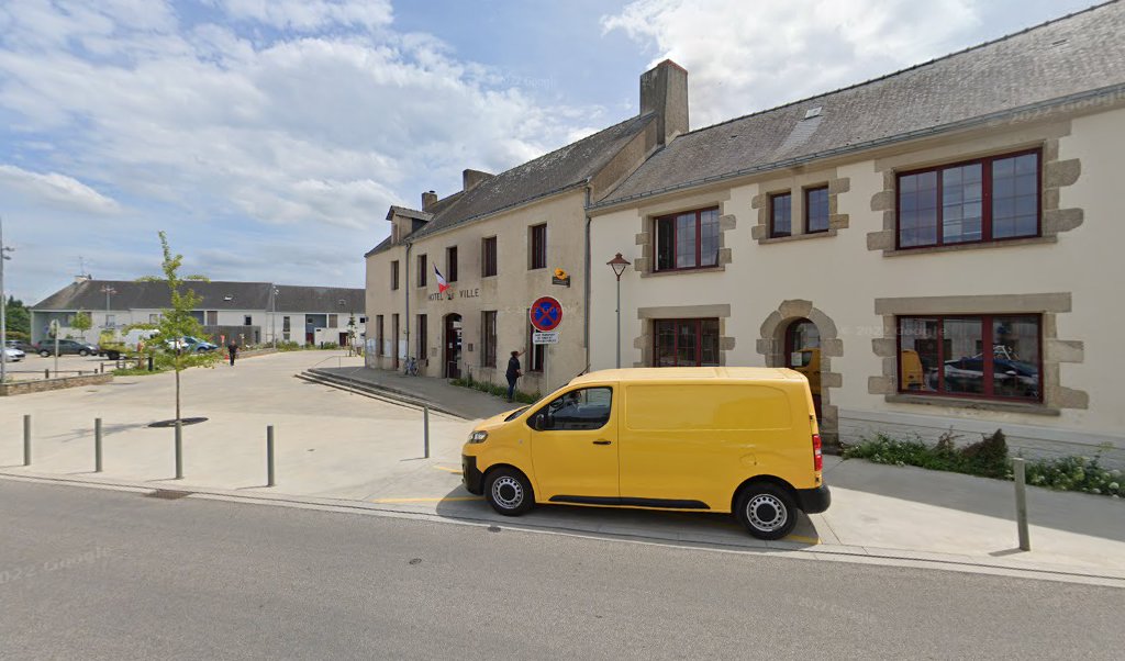 Retrouvez toutes les informations de contacts et horaires d&rsquo;ouverture pour La Poste Agence Communale ST MOLF Mairie situé à St molf dans le département Loire-Atlantique (44). Pour effectuer envoyer vos colis (colissimo, chronopost, suivi colis), une gestion bancaire (banque postal, [&hellip;]