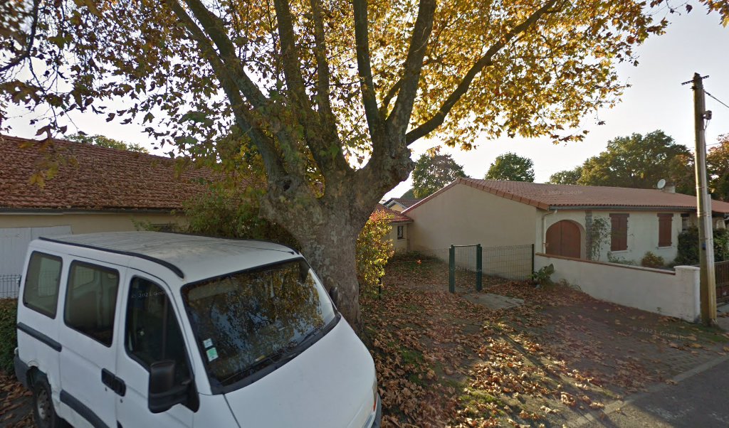 Retrouvez toutes les informations de contacts et horaires d&rsquo;ouverture pour La Poste Agence Communale ANDERNOS LES BAINS Mairie situé à Andernos les bains dans le département Gironde (33). Pour effectuer envoyer vos colis (colissimo, chronopost, suivi colis), une gestion bancaire [&hellip;]