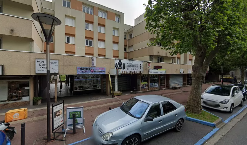 Retrouvez toutes les informations de contacts et horaires d&rsquo;ouverture pour La Poste CHILLY MAZARIN situé à Chilly mazarin dans le département Essonne (91). Pour effectuer envoyer vos colis (colissimo, chronopost, suivi colis), une gestion bancaire (banque postal, French Bank), votre [&hellip;]