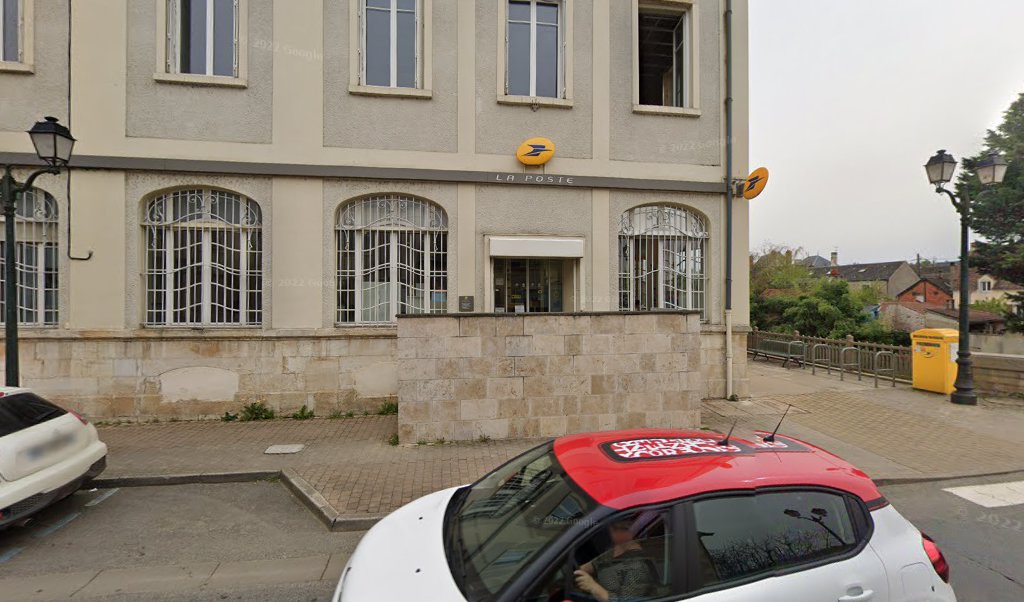 Retrouvez toutes les informations de contacts et horaires d&rsquo;ouverture pour La Poste SAINT AMAND MONTROND situé à St amand montrond dans le département Cher (18). Pour effectuer envoyer vos colis (colissimo, chronopost, suivi colis), une gestion bancaire (banque postal, French [&hellip;]
