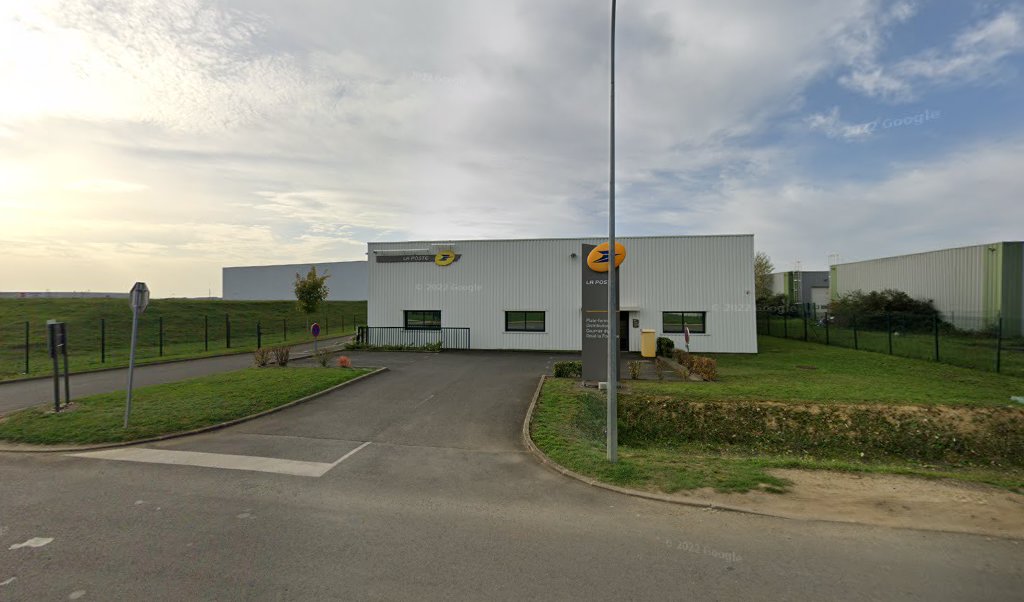 Retrouvez toutes les informations de contacts et horaires d&rsquo;ouverture pour La Poste Espace Clients Pro DOUE LA FONTAINE PDC1 situé à Doue en anjou dans le département Maine-et-Loire (49). Pour effectuer envoyer vos colis (colissimo, chronopost, suivi colis), une gestion [&hellip;]