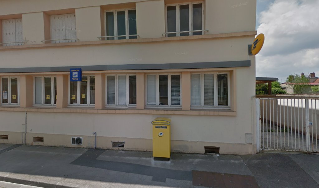 Retrouvez toutes les informations de contacts et horaires d&rsquo;ouverture pour La Poste ESTERNAY situé à Esternay dans le département Marne (51). Pour effectuer envoyer vos colis (colissimo, chronopost, suivi colis), une gestion bancaire (banque postal, French Bank), votre courrier (suivi [&hellip;]