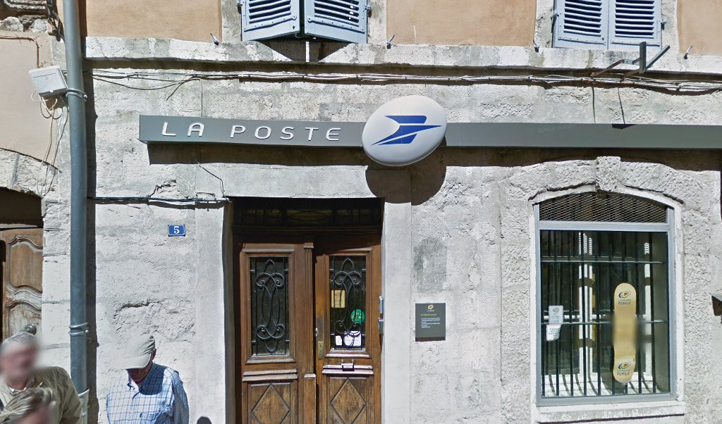 Retrouvez toutes les informations de contacts et horaires d&rsquo;ouverture pour La Poste AUPS situé à Aups dans le département Var (83). Pour effectuer envoyer vos colis (colissimo, chronopost, suivi colis), une gestion bancaire (banque postal, French Bank), votre courrier (suivi [&hellip;]