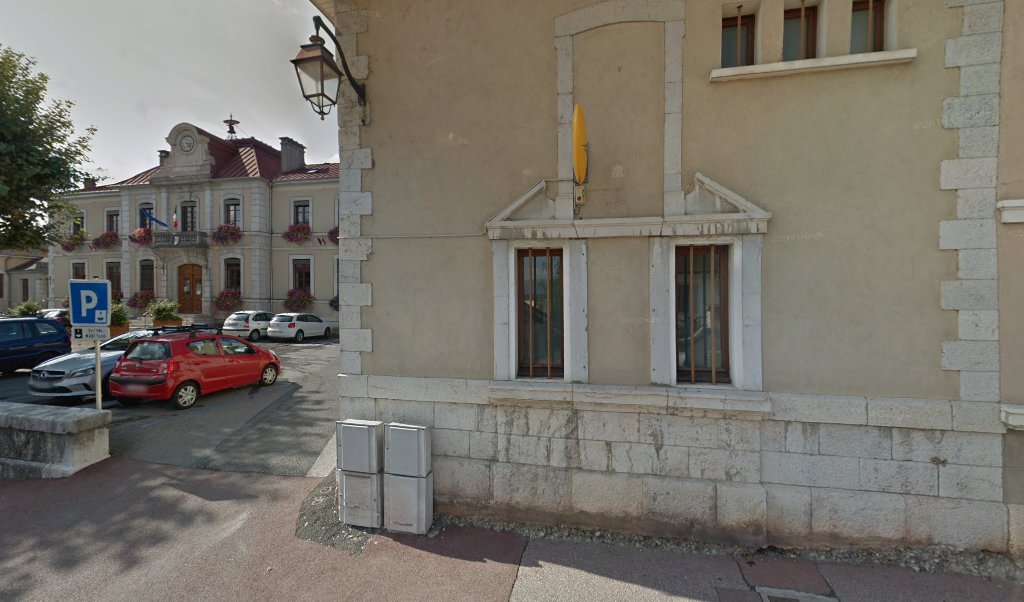 Retrouvez toutes les informations de contacts et horaires d&rsquo;ouverture pour La Poste THOIRY situé à Thoiry dans le département Ain (01). Pour effectuer envoyer vos colis (colissimo, chronopost, suivi colis), une gestion bancaire (banque postal, French Bank), votre courrier (suivi [&hellip;]