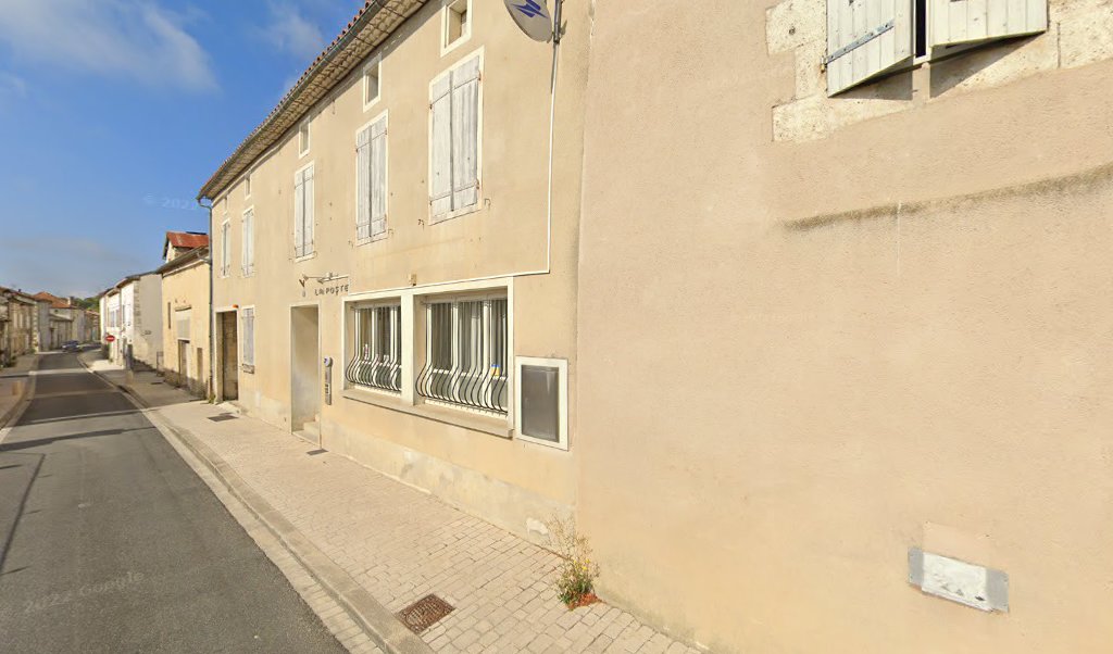 Retrouvez toutes les informations de contacts et horaires d&rsquo;ouverture pour La Poste SAINT AMANT DE BOIXE situé à St amant de boixe dans le département Charente (16). Pour effectuer envoyer vos colis (colissimo, chronopost, suivi colis), une gestion bancaire (banque [&hellip;]