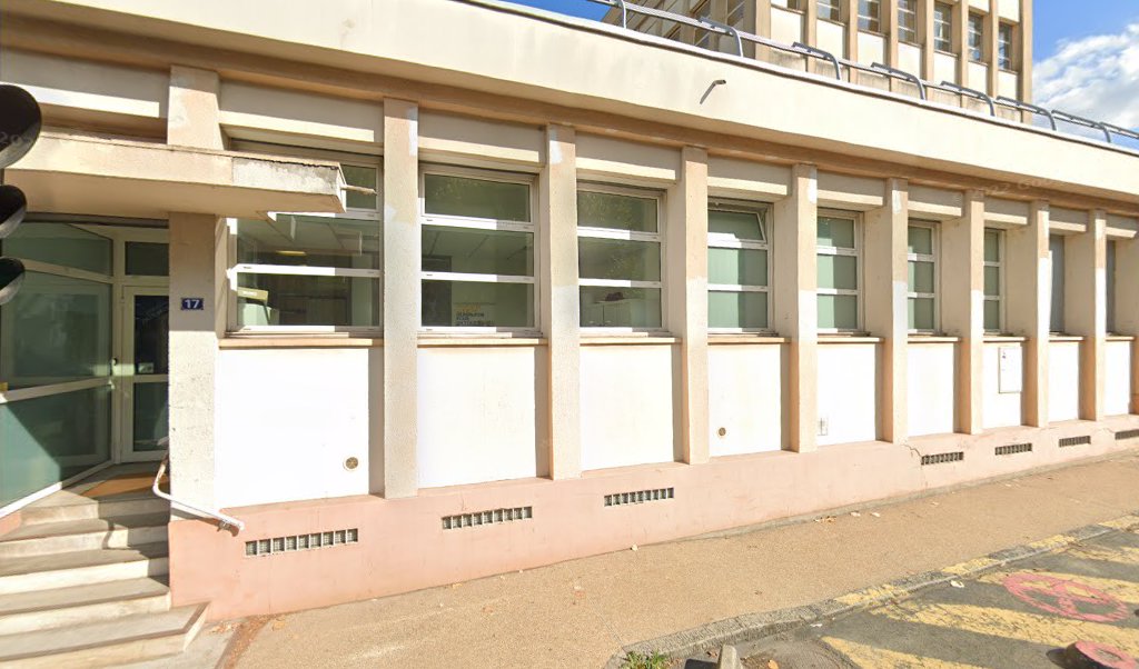 Retrouvez toutes les informations de contacts et horaires d&rsquo;ouverture pour La Poste ARPAJON situé à Arpajon dans le département Essonne (91). Pour effectuer envoyer vos colis (colissimo, chronopost, suivi colis), une gestion bancaire (banque postal, French Bank), votre courrier (suivi [&hellip;]