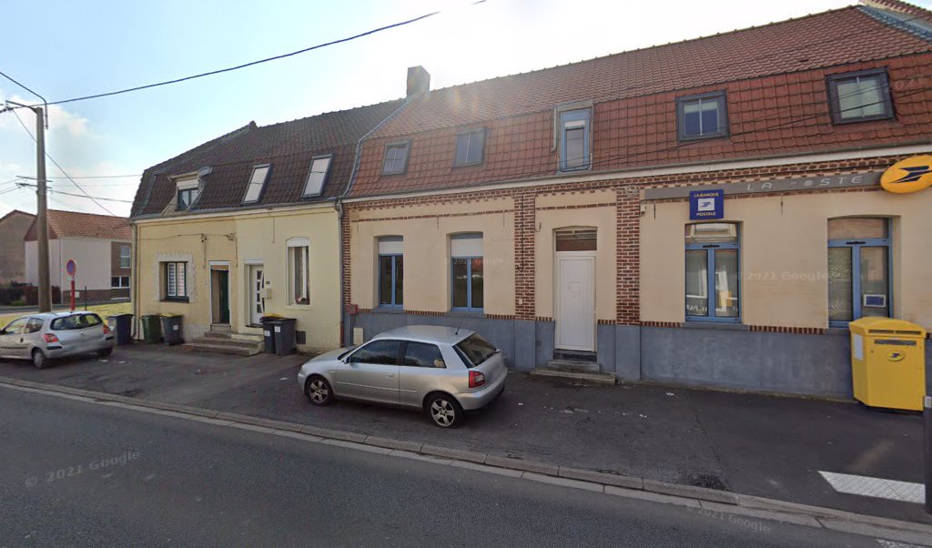 Retrouvez toutes les informations de contacts et horaires d&rsquo;ouverture pour La Poste HESDIGNEUL LES BETHUNE situé à Hesdigneul les bethune dans le département Pas-de-Calais (62). Pour effectuer envoyer vos colis (colissimo, chronopost, suivi colis), une gestion bancaire (banque postal, French [&hellip;]