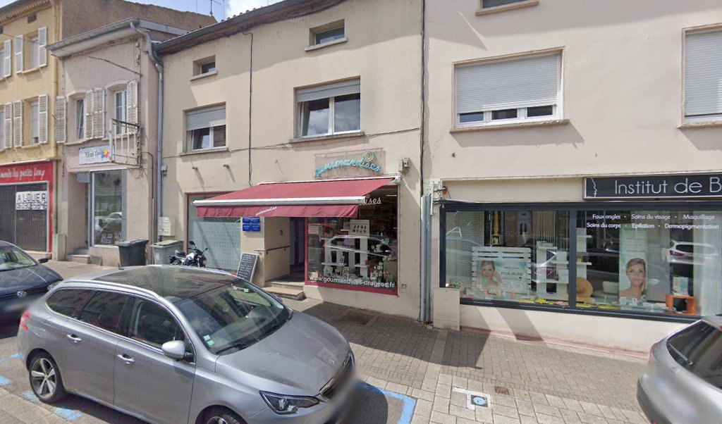 Retrouvez toutes les informations de contacts et horaires d&rsquo;ouverture pour Relais Pickup GOURMANDISES situé à Bouzonville dans le département Moselle (57). Pour effectuer envoyer vos colis (colissimo, chronopost, suivi colis), une gestion bancaire (banque postal, French Bank), votre courrier (suivi [&hellip;]
